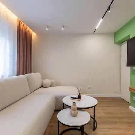 Apartment Urban Nest