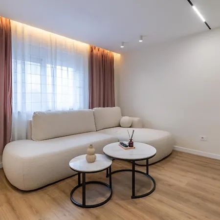 Apartment Urban Nest *