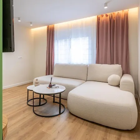 Apartment Urban Nest