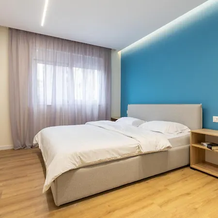 Urban Nest Apartment *